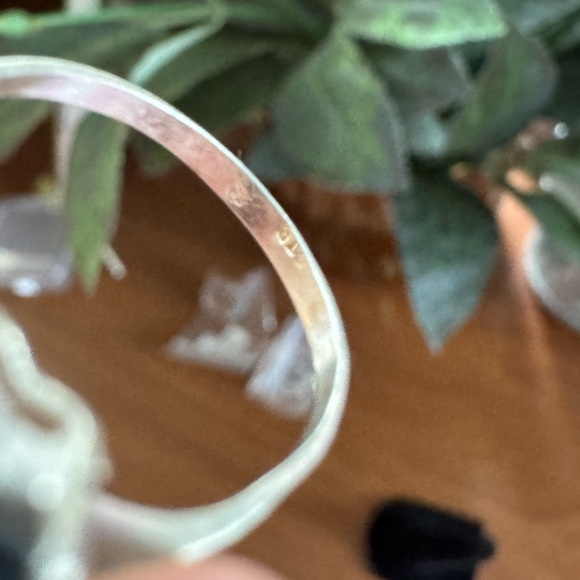 Elegant Silver 925 and Blue Gemstone Ring - Picture 7 of 7